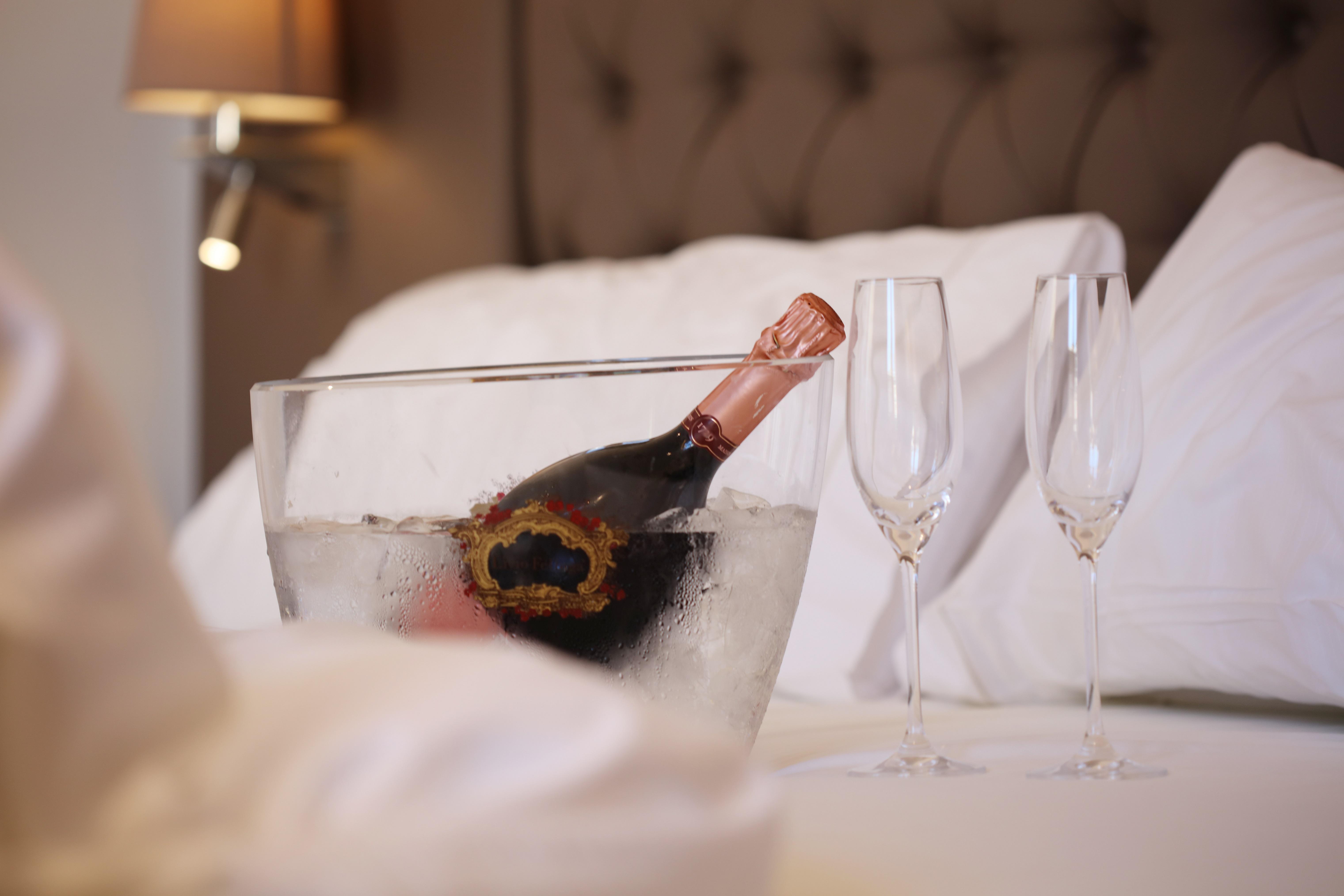 Bo Hotel Palma Exterior photo A bottle of Champagne in a bucket of ice