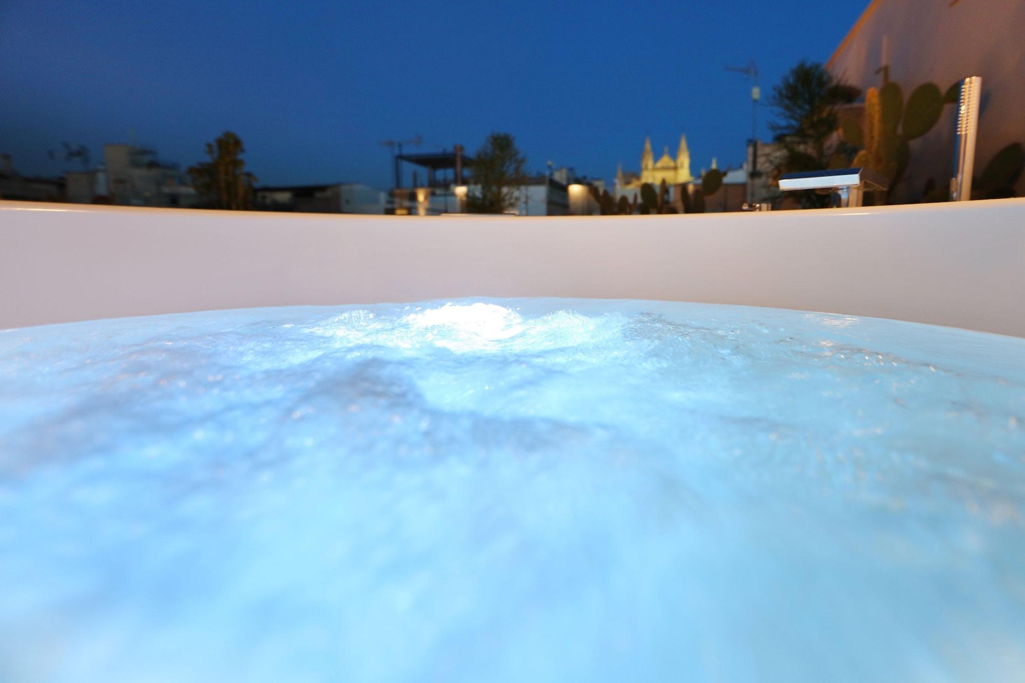 Bo Hotel Palma Exterior photo "The view of the city from the bathtub"